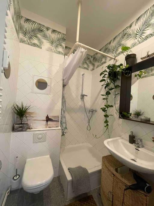 Enjoy Prenzlauer Berg At Its Best - Bright, Spacious, Ideally Located On 60M2 For 2 People Lejlighed