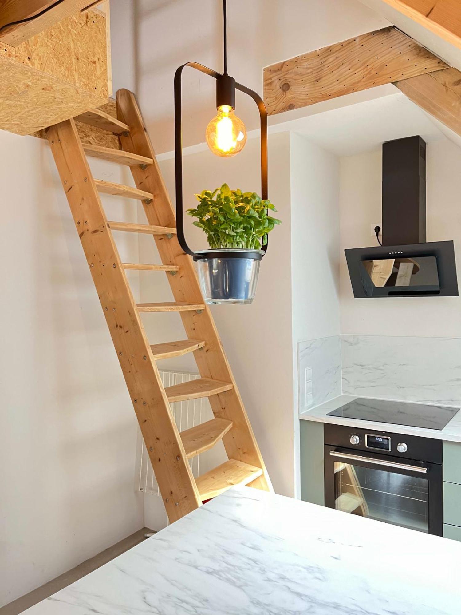 Apartment Quiet & Cozy Near Airport Ber, Free Wifi & Parking #rechts *