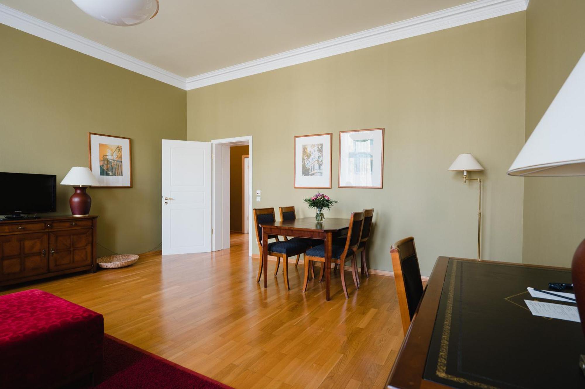 Louisa's Place Hotell 5*