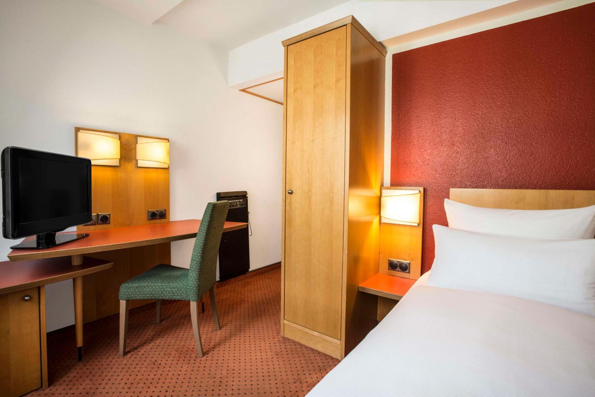 Nh Ost Hotel