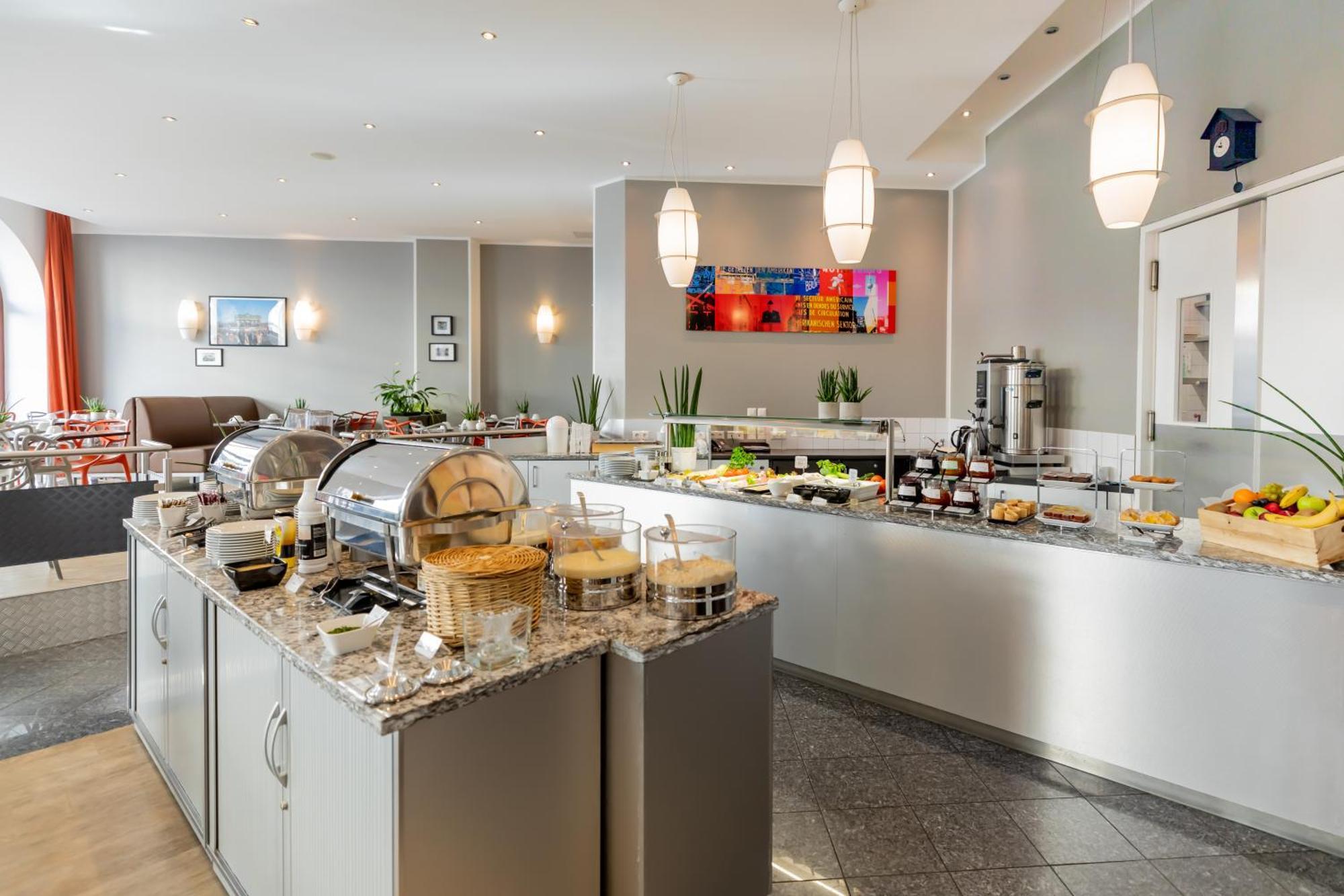 Garner - Checkpoint Charlie By Ihg Hotell 4*