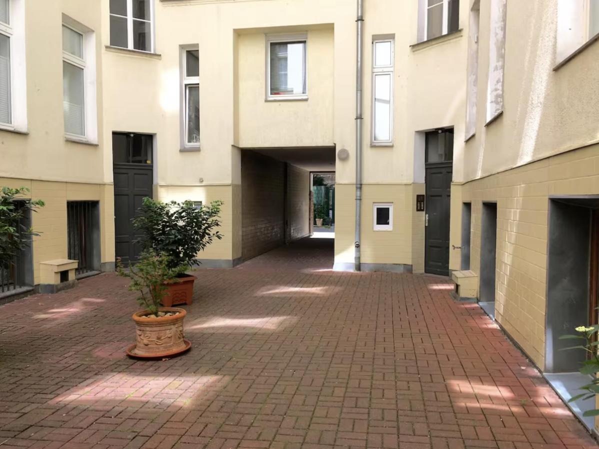 Im Nollendorfkiez, 2 Zimmer, Kueche, Bad, Lägenhet *