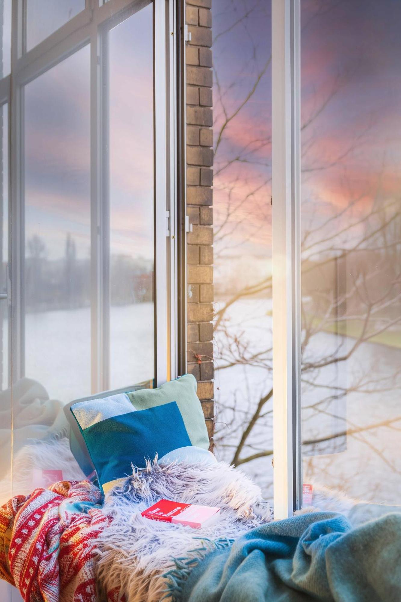 Appartement 200 Qm Loft Am Fluss Fuer Freunde Und Familien ! *