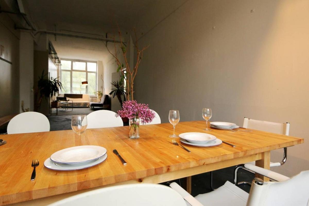 Appartement 200 Qm Loft Am Fluss Fuer Freunde Und Familien !