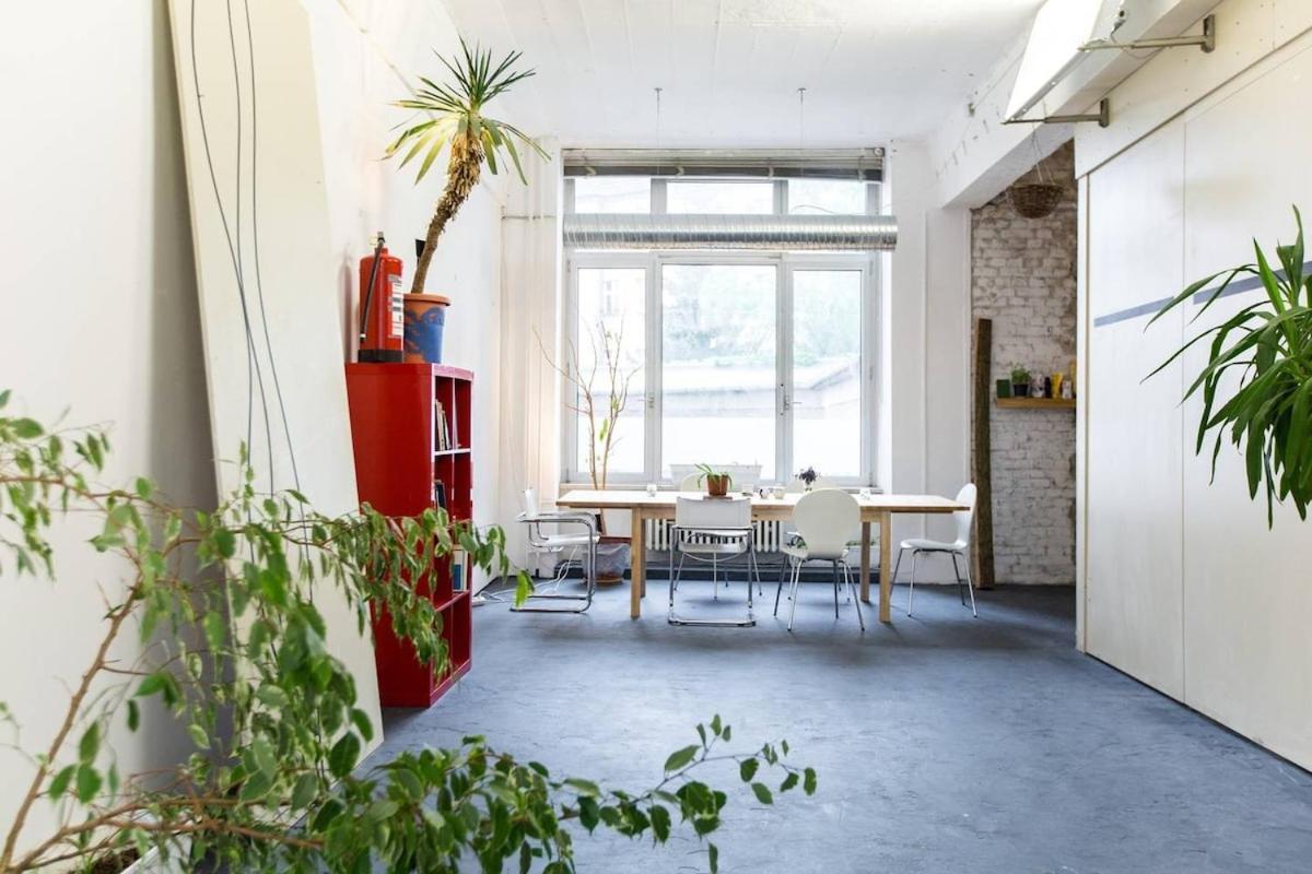 Appartement 200 Qm Loft Am Fluss Fuer Freunde Und Familien ! *