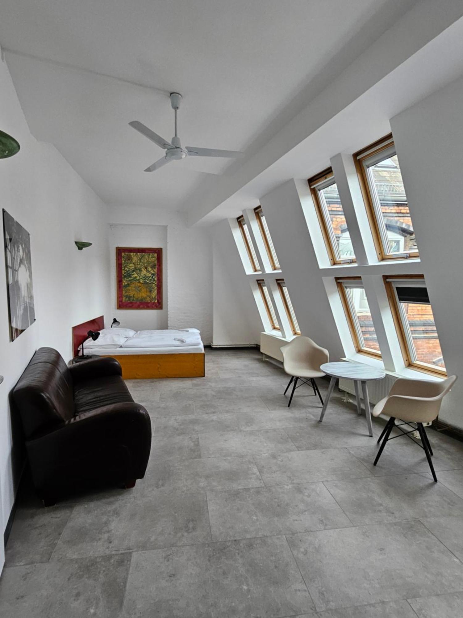 Hostel Fabrik - Baxpax *