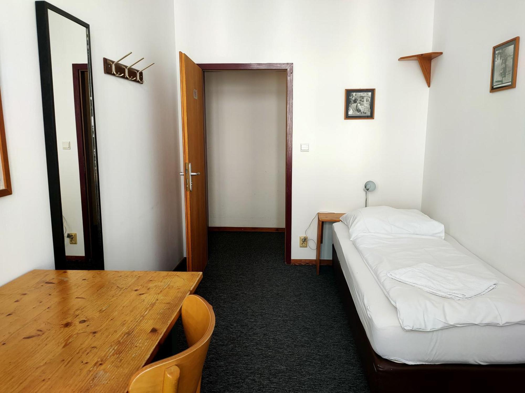 Fabrik - Baxpax Hostel