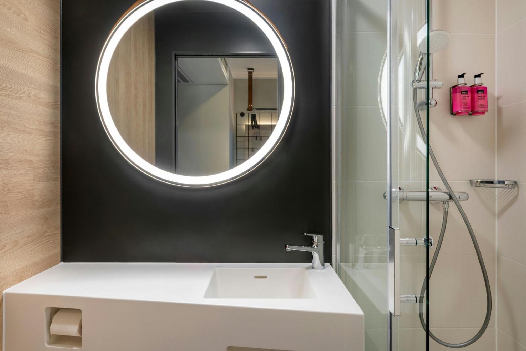 Hotell Moxy Ostbahnhof Berlin