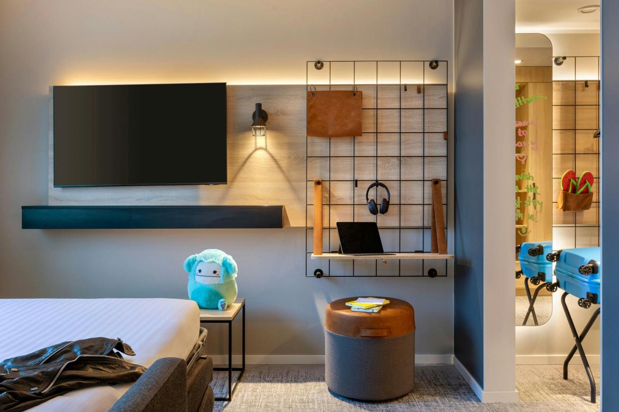 Moxy Ostbahnhof Hotell 4*