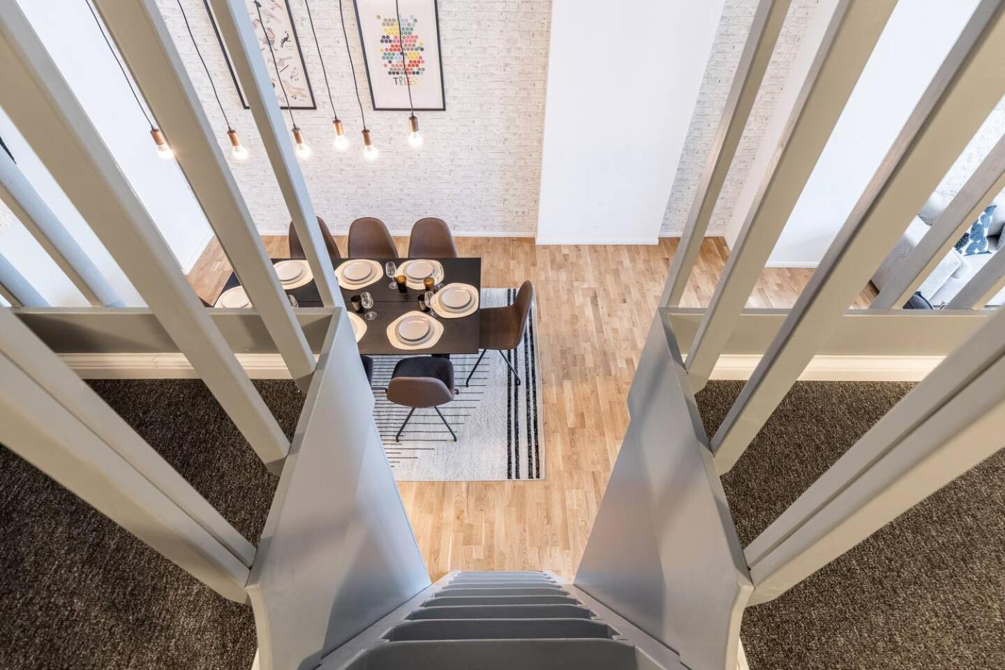 Spacious Lofts In Wedding