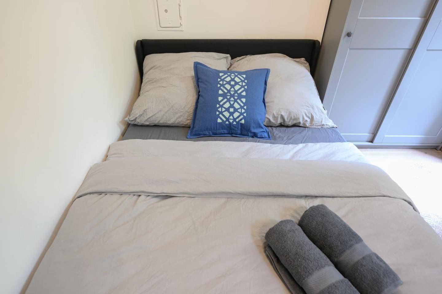 Cozy Lofts Next To Berliner Wall Apartment
