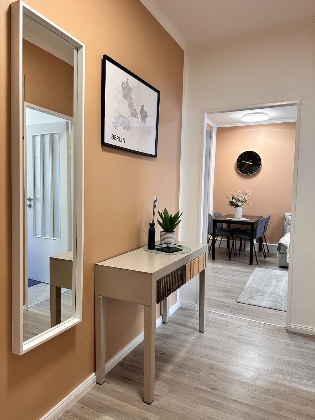 Apartment Stylish In Neukoelln Kiez Privat Parkplatz