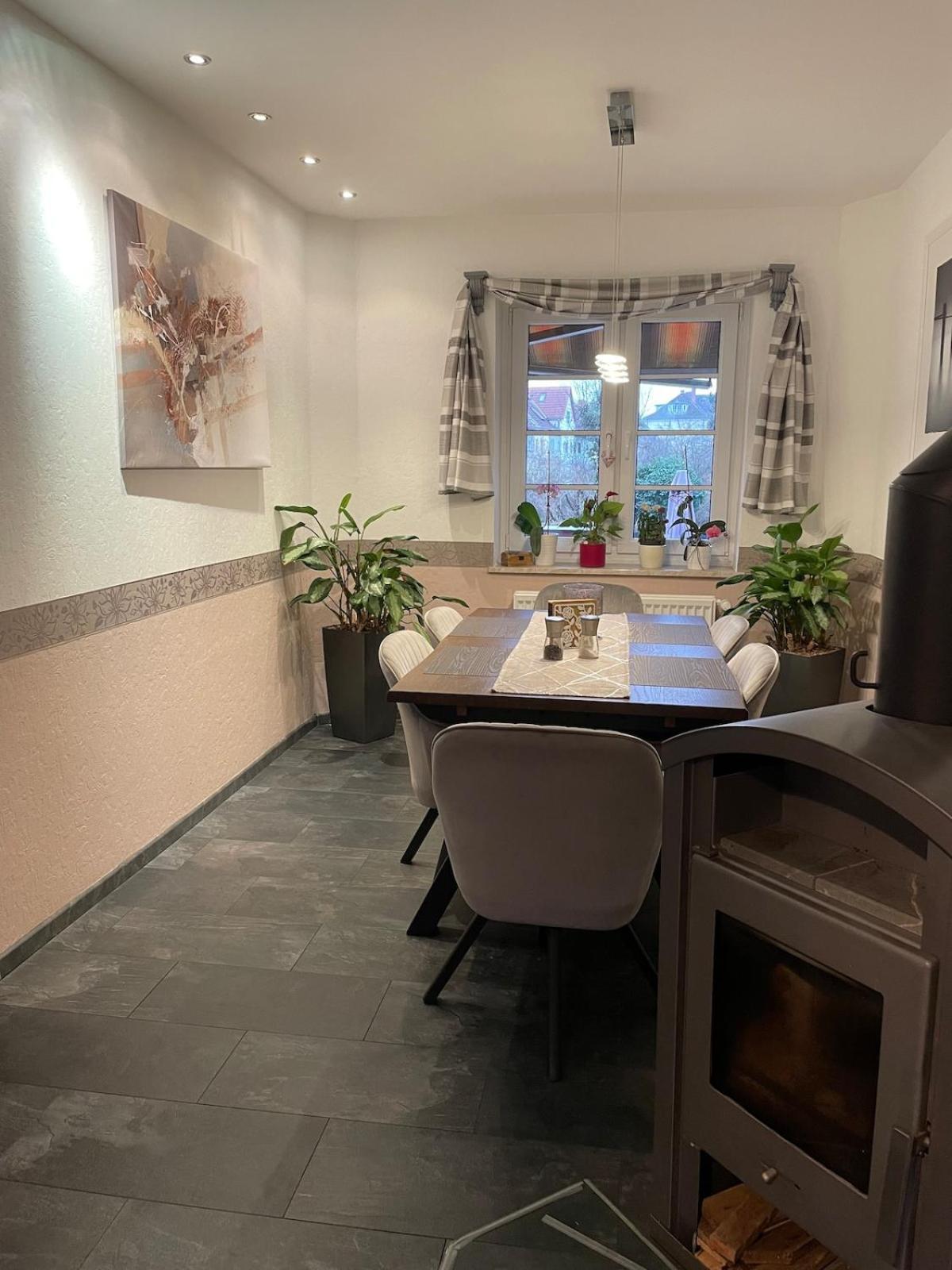 Haus Mit Garten In Neukoelln Ferienhaus
