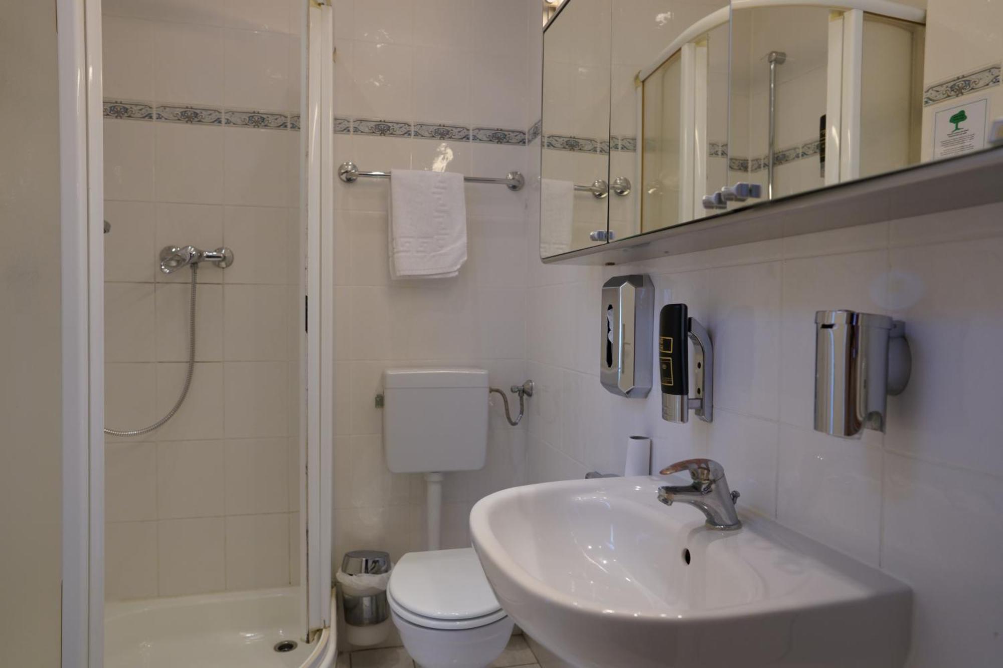Hotel Xantener Eck 2*