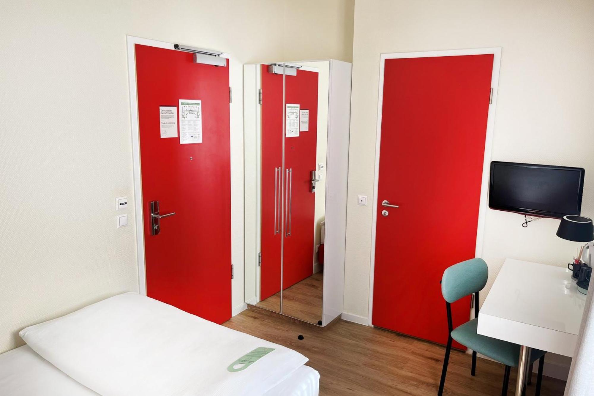 Garner - Checkpoint Charlie By Ihg Hotell 4*