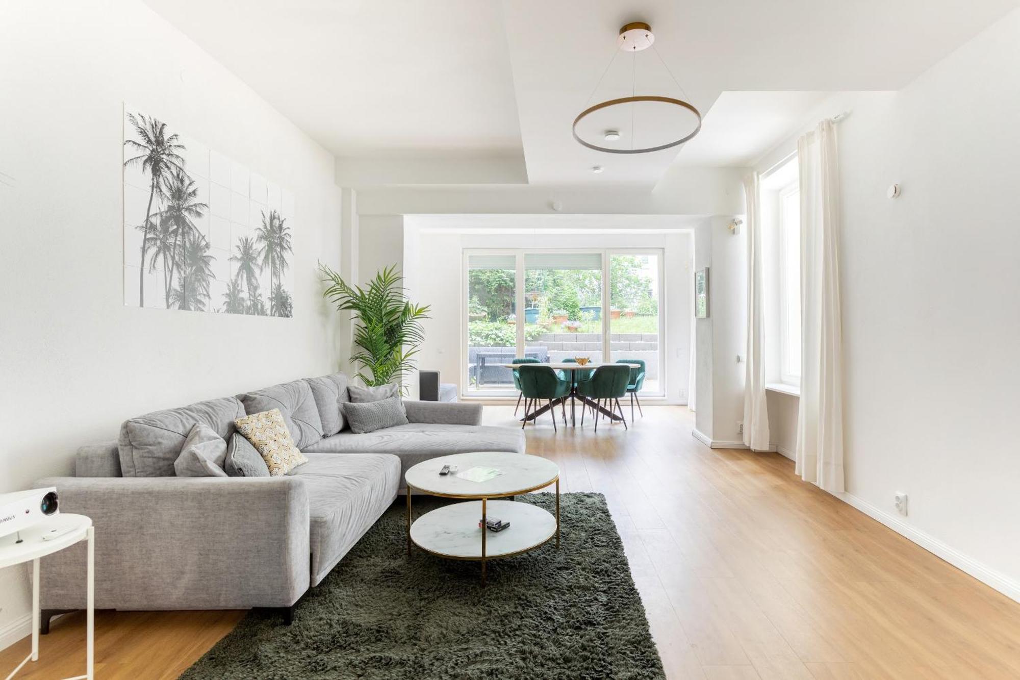 Global Living - Design I I Beamer I Kitchen I Terrace I * Berlin
