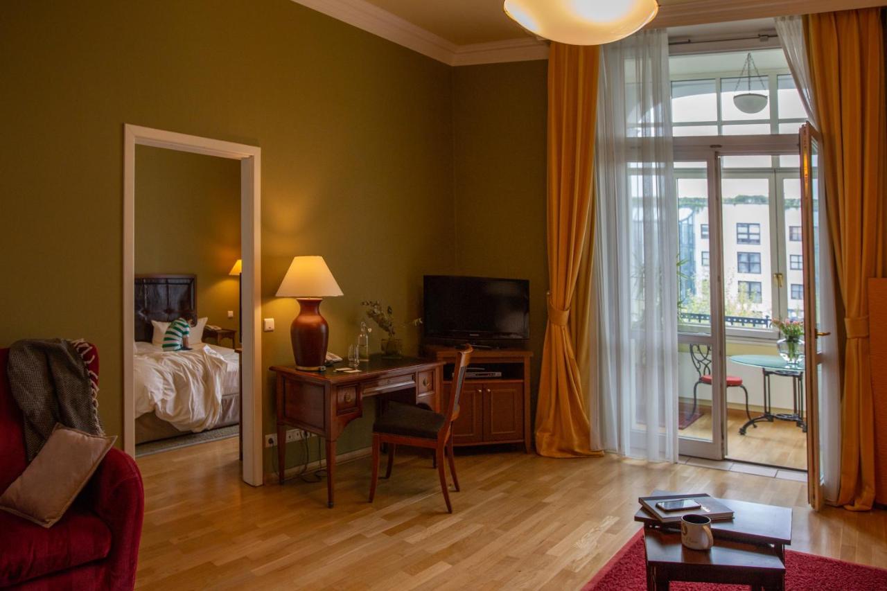 Louisa's Place Hotel