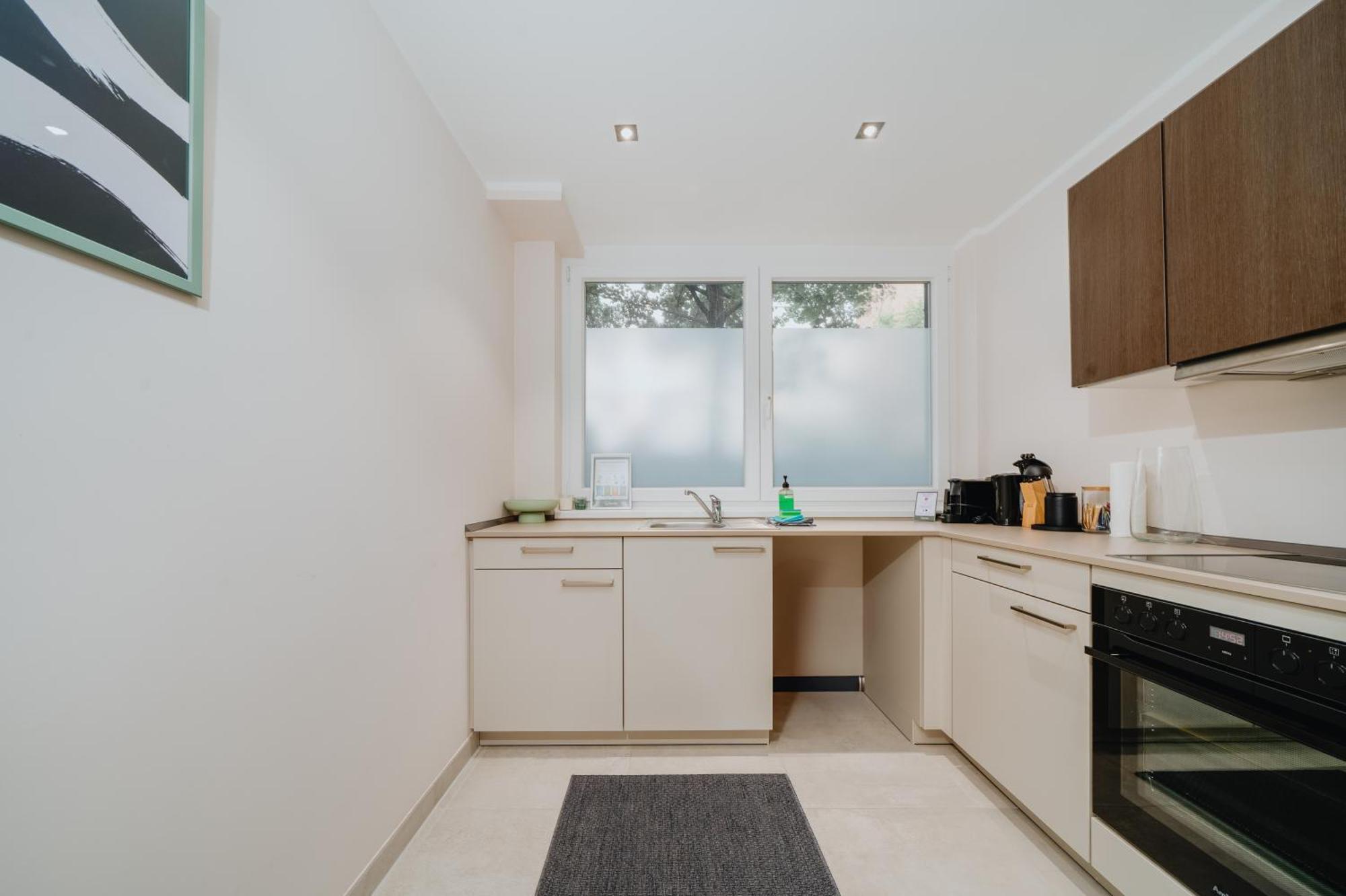Homely - Huge Terrace, Modern, Quiet, Near Kudamm Apartment Berlin