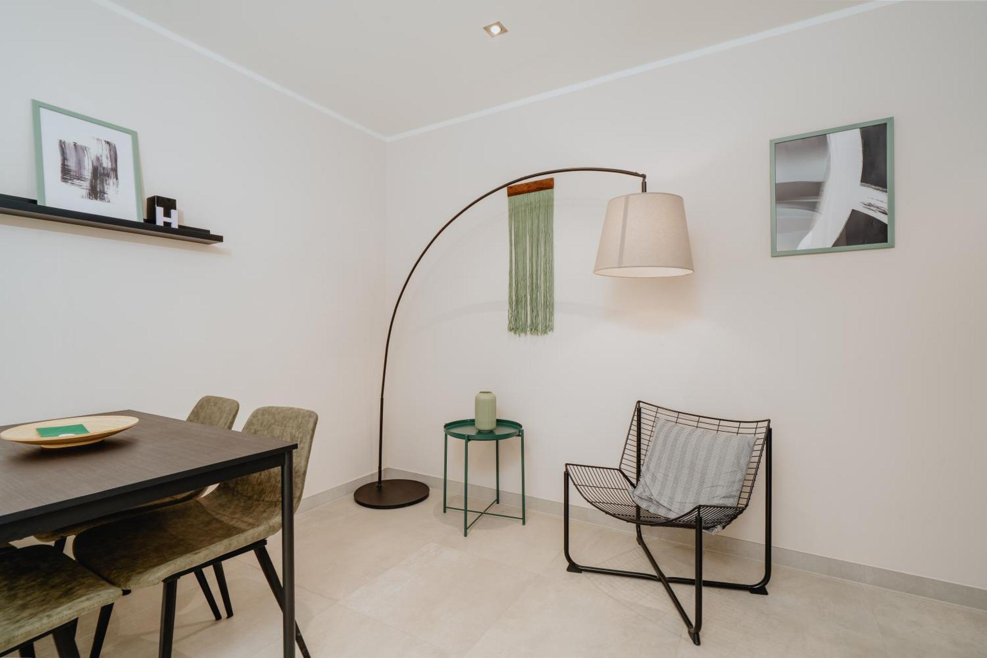 Apartment Homely - Huge Terrace, Modern, Quiet, Near Kudamm *