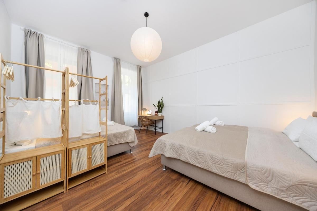 Apartment Japandi Apartment With Washer, Kitchen & Netflix Near Schoenhauser Allee