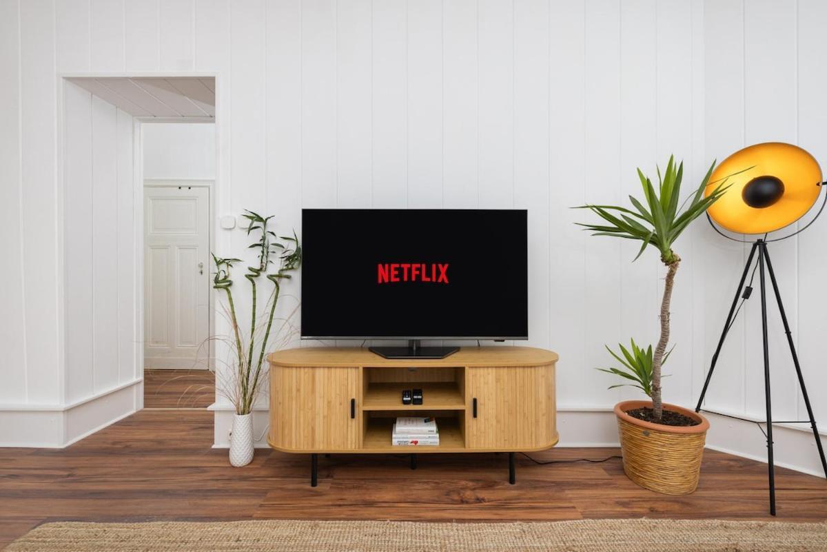 Japandi Apartment With Washer, Kitchen & Netflix Near Schoenhauser Allee * Berlin