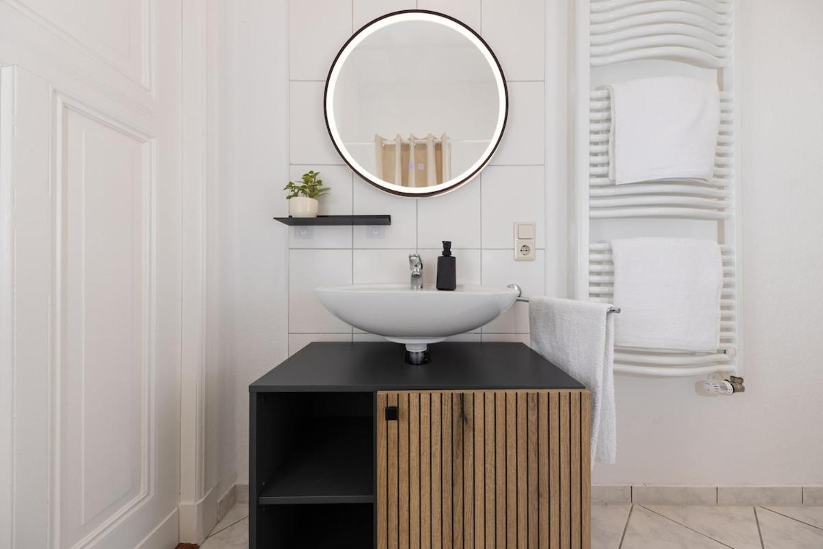 Japandi Apartment With Washer, Kitchen & Netflix Near Schoenhauser Allee Apartment Berlin