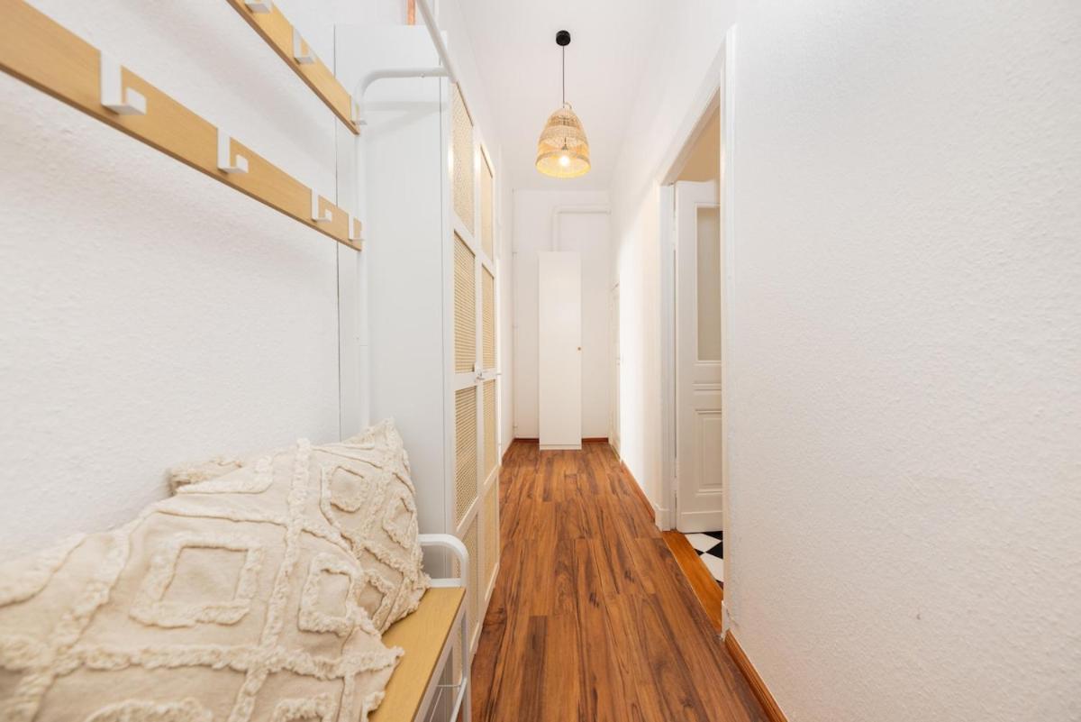 Japandi Apartment With Washer, Kitchen & Netflix Near Schoenhauser Allee * Berlin