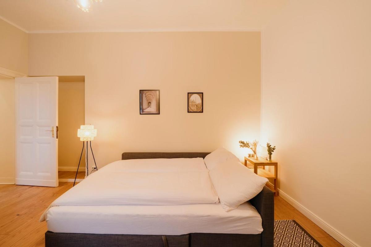 Spacious 2-bedroom In The Heart Of Friedrichshain Apartment *