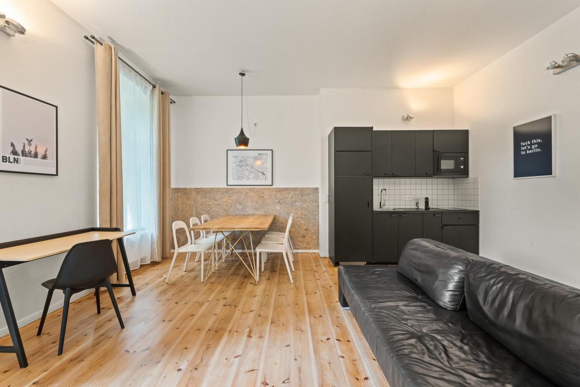 Apartment Mooeve Friedrichs Big With Terrace Berlin