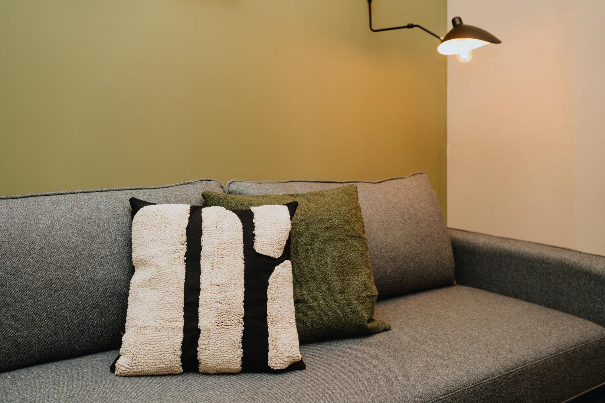 Homely - Historic Building, 3 Bedrooms, Mauerpark, Family & Business Lejlighed *