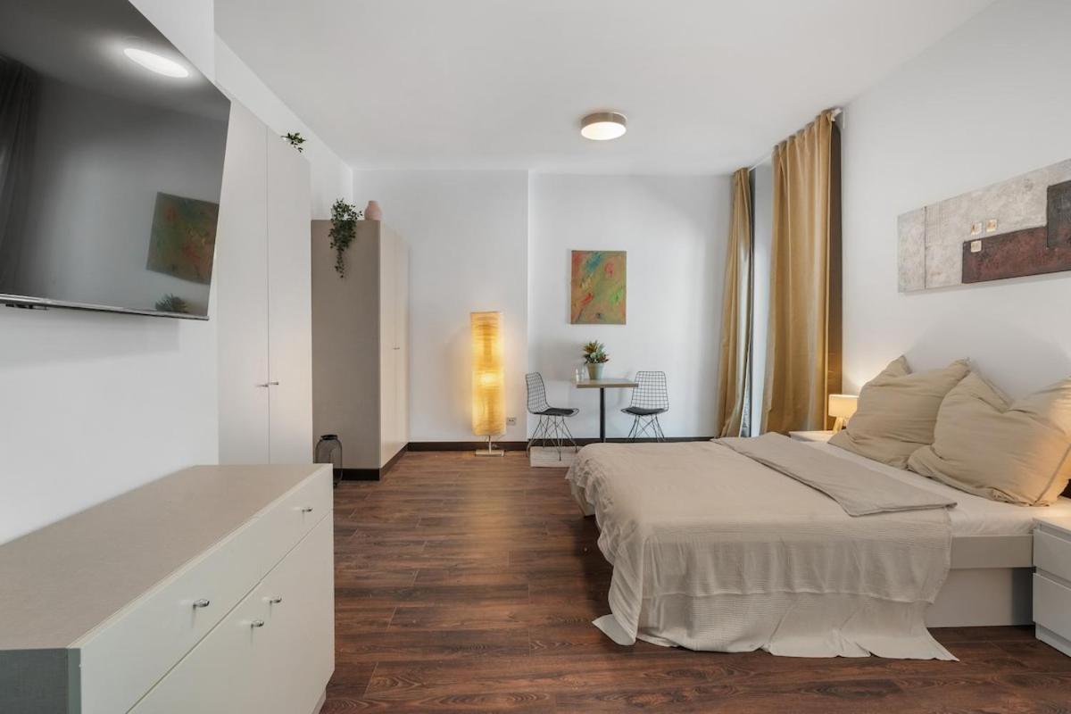 Apartment Loftly 5min Zu Fuss Charite - 45m2 - Self Check-in - 300mbit Berlin