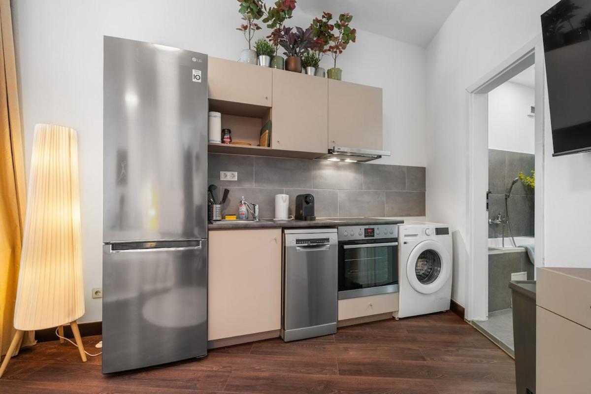 Loftly 5min Zu Fuss Charite - 45m2 - Self Check-in - 300mbit Apartment