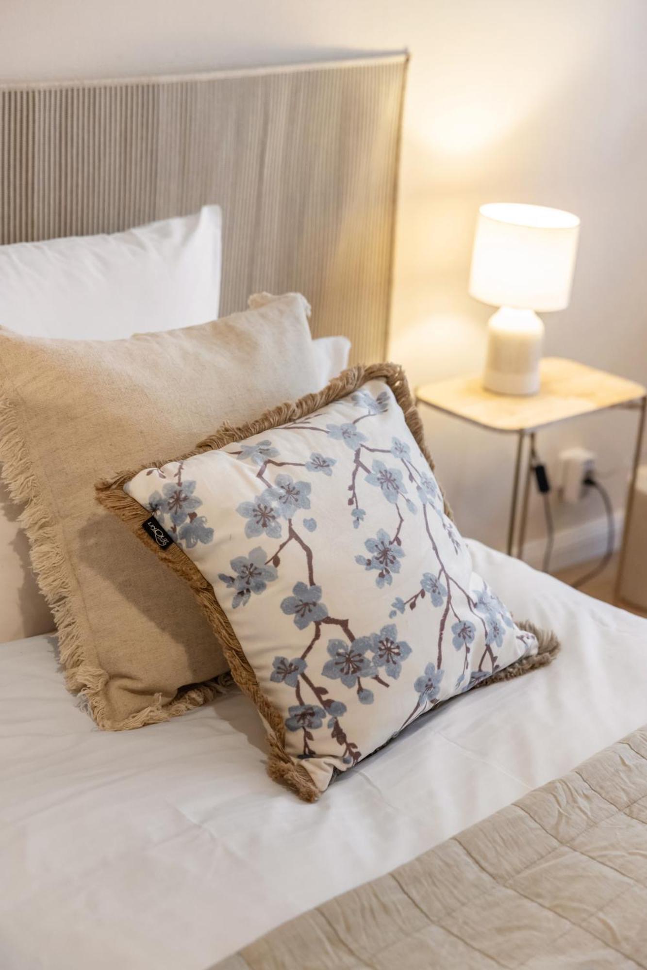 Large And Boutique 5-bedroom Apartment