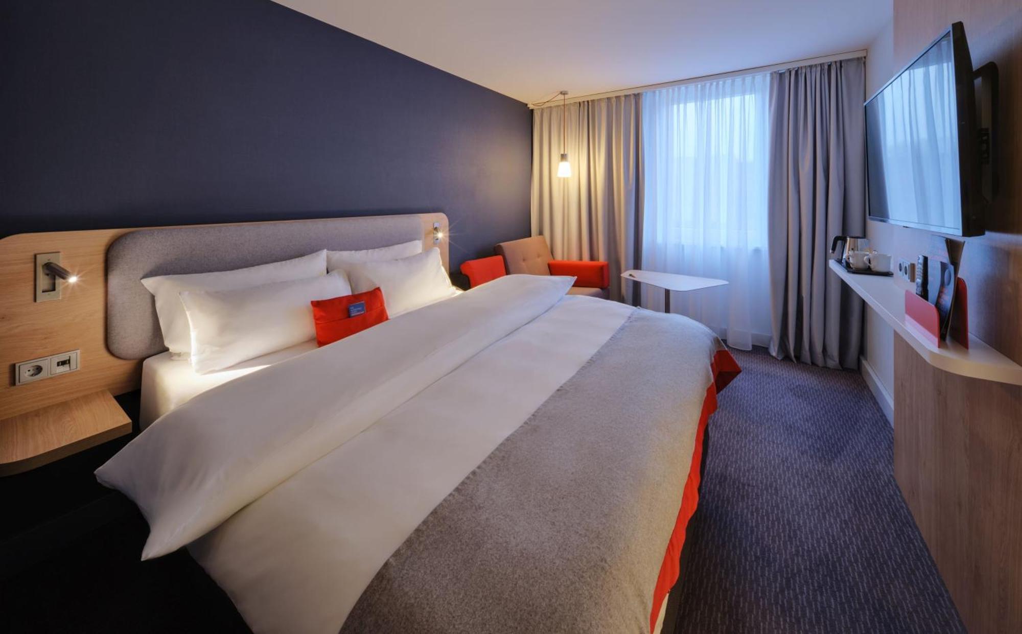Hotel Express Centre By Ihg