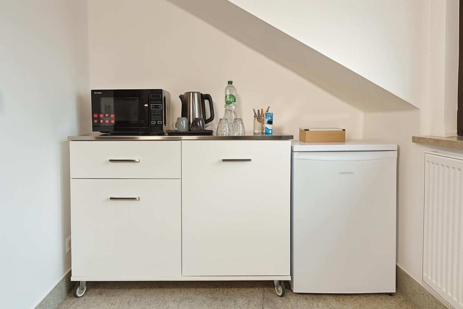 3 Rooms - Zimmervermietung Naehe Flughafen Ber - Gratis Wlan, Parken & Netflix Berlin