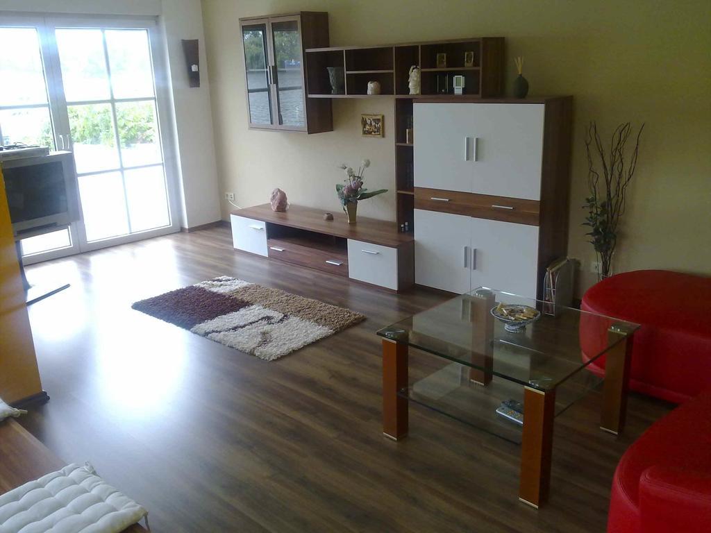 Apartment Dressler *