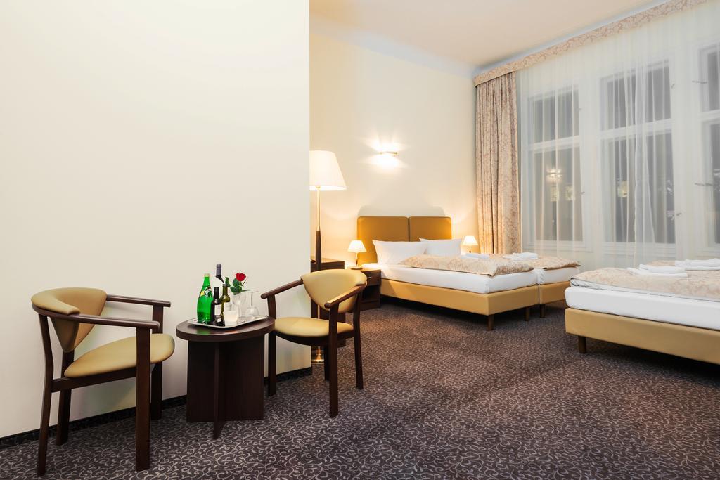 Hotell Upper Kurfürstendamm 3*