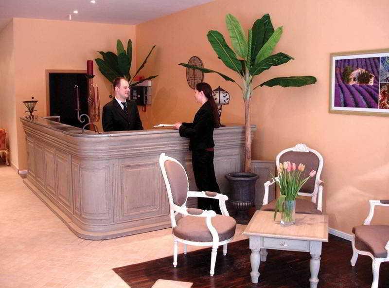 Chateau Kurfuerstendamm Hotell 4*