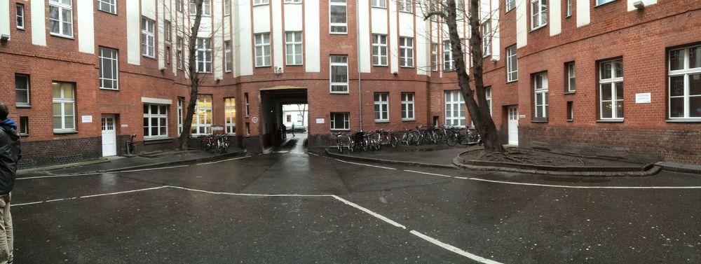 In Vandrarhem *