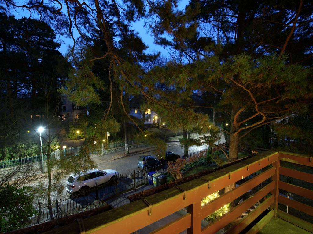 With Balcony In One Of The Beautiful Districts Of Apartment Berlin
