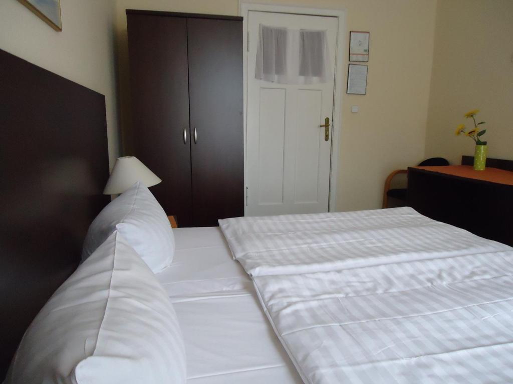 Guest house Hotel-pension Austriana Berlin