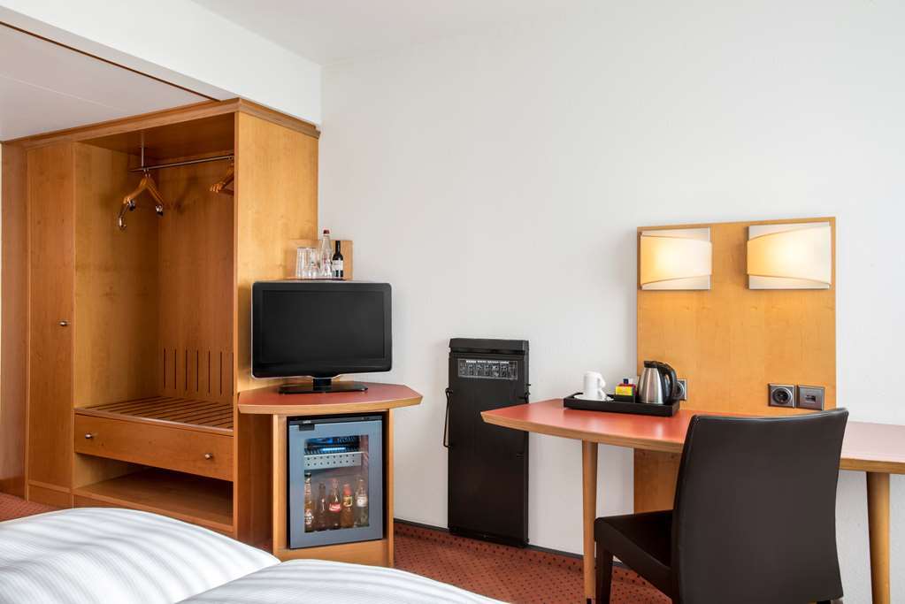 Nh Ost Hotel 4*