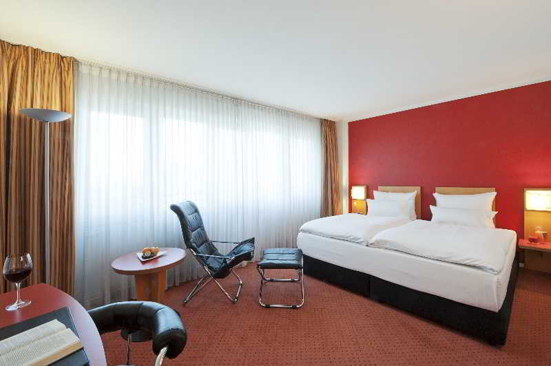 Hotel Nh Ost 4*