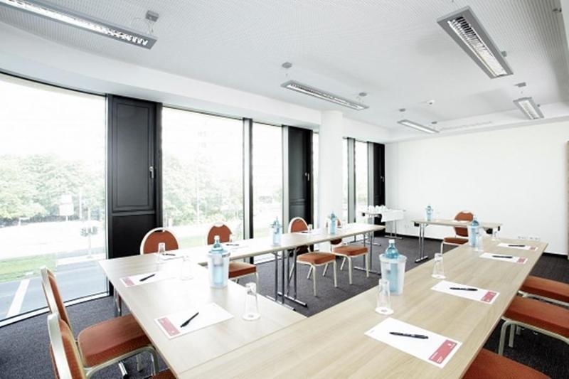 H2 Berlin-alexanderplatz Hotell 3*