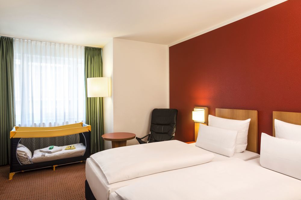 Hotel Nh Ost 4*