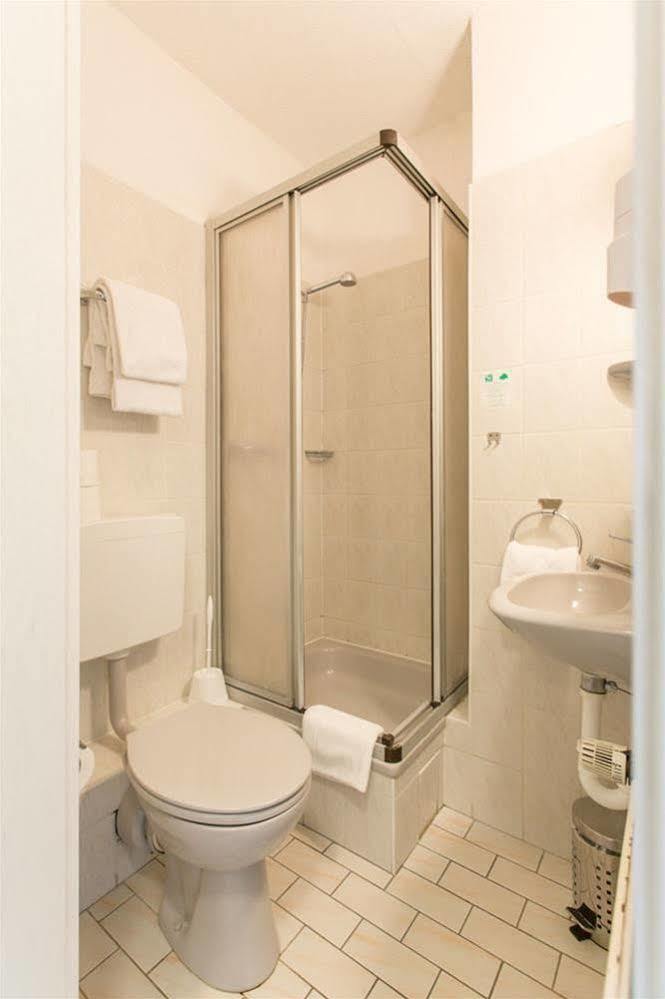 Apart-west Apartment *