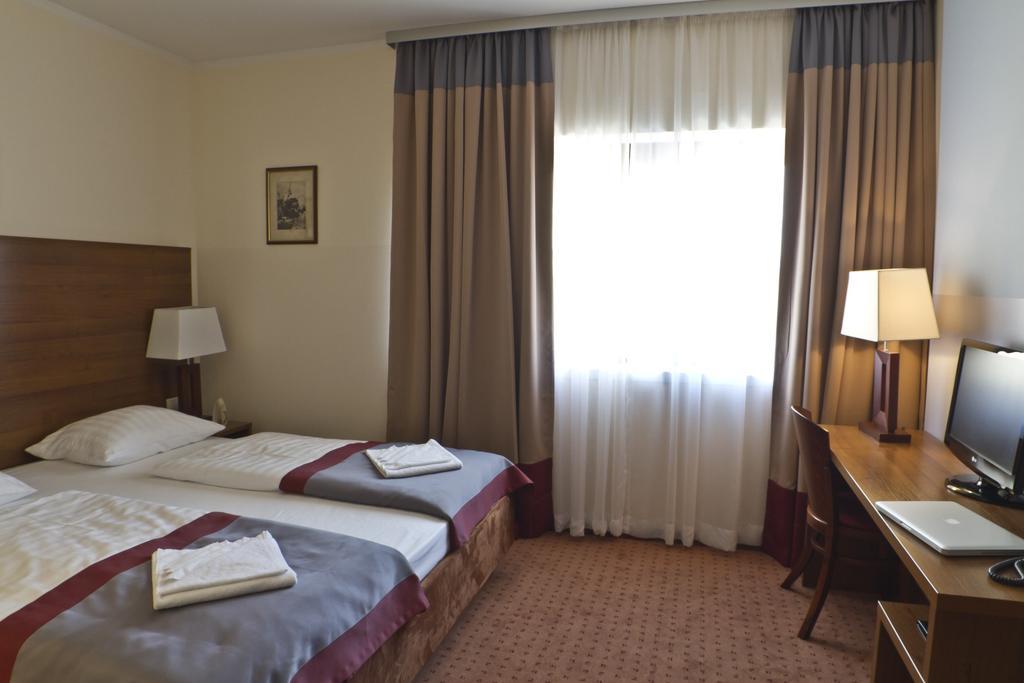 Ivbergs Messe Nord Hotel 3*