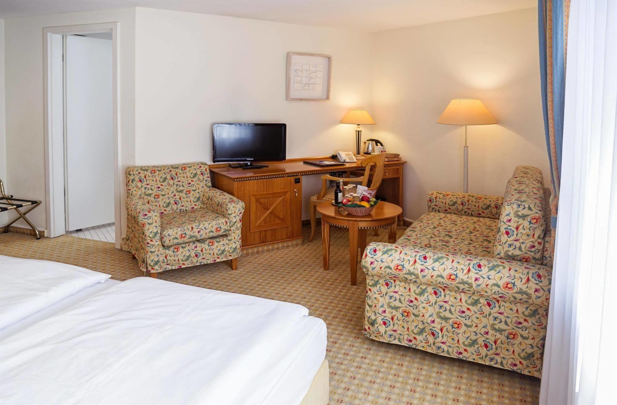 Domicil By Golden Tulip Hotell 4*