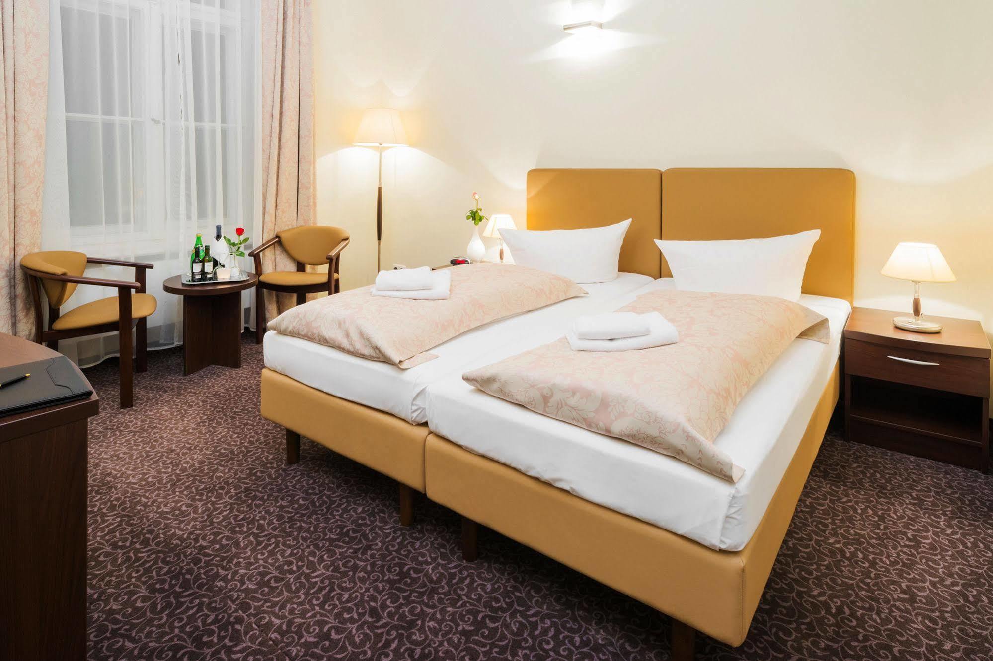 Hotell Upper Kurfürstendamm 3*