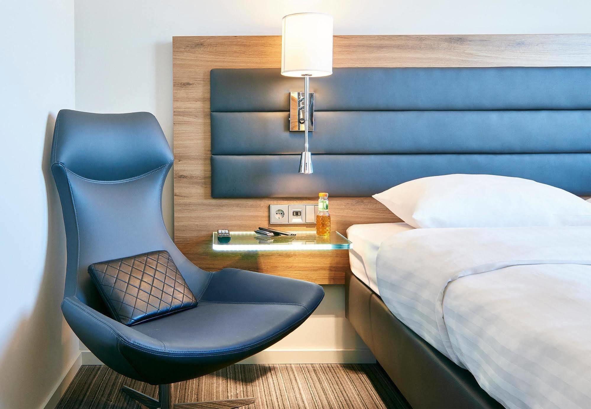Moxy Ostbahnhof Hotell